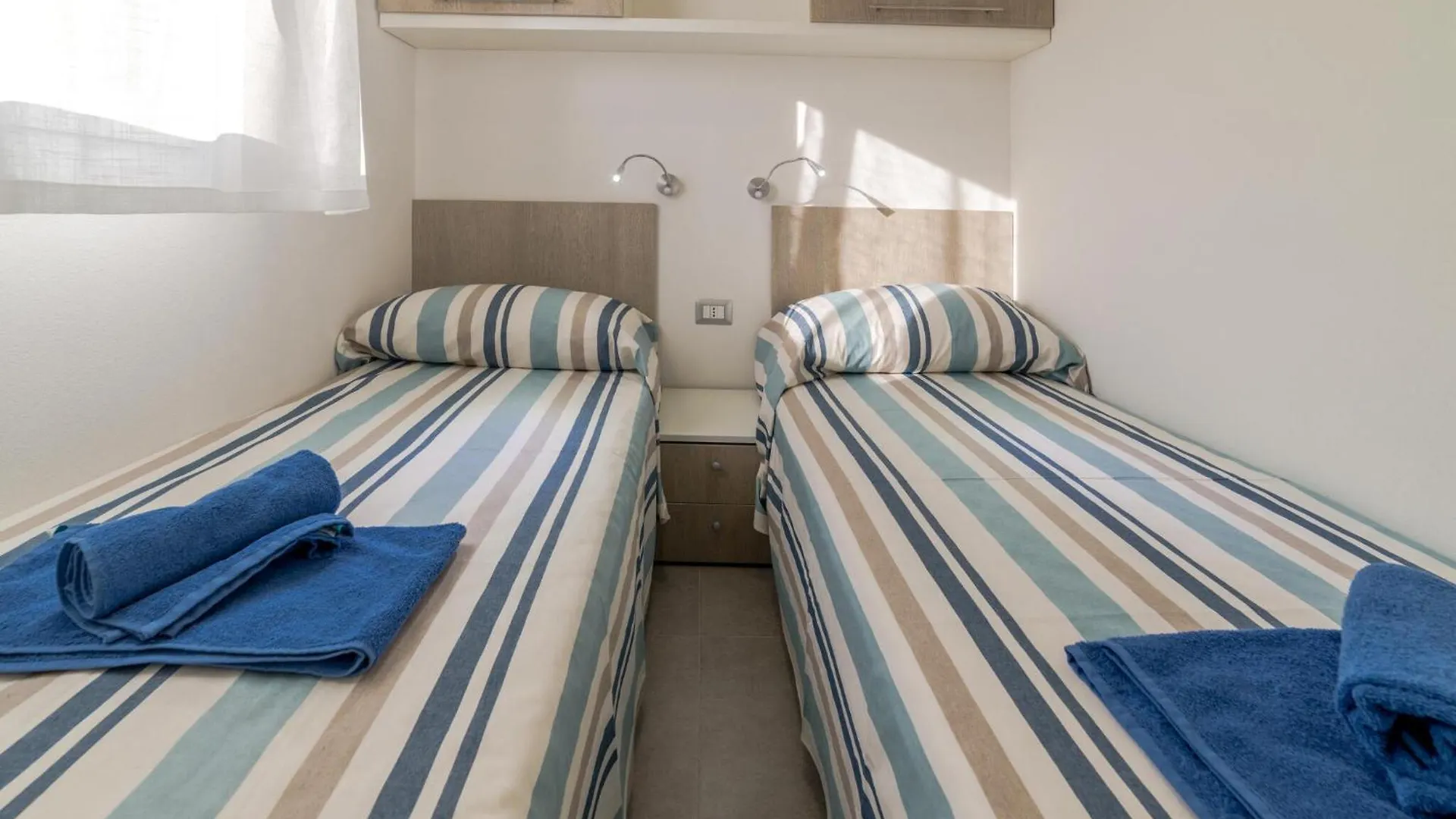 2 Bedroom Cozy Home In Deiva Marina Tatil Evi